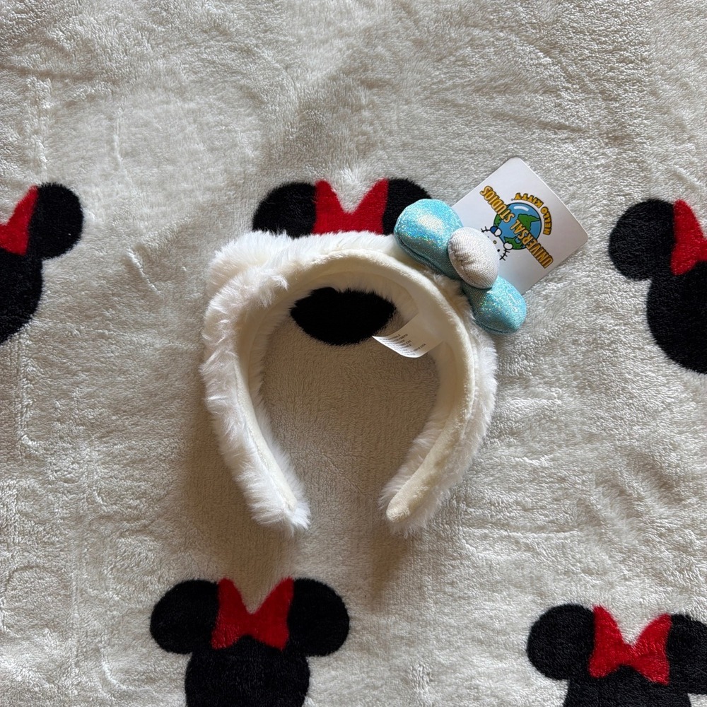 Universal Studios Hello Kitty White Fuzzy Headband Blue Bow New - AC1674